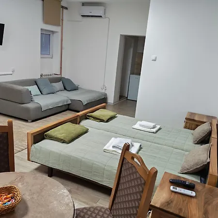 Kej 1 公寓 Paraćin